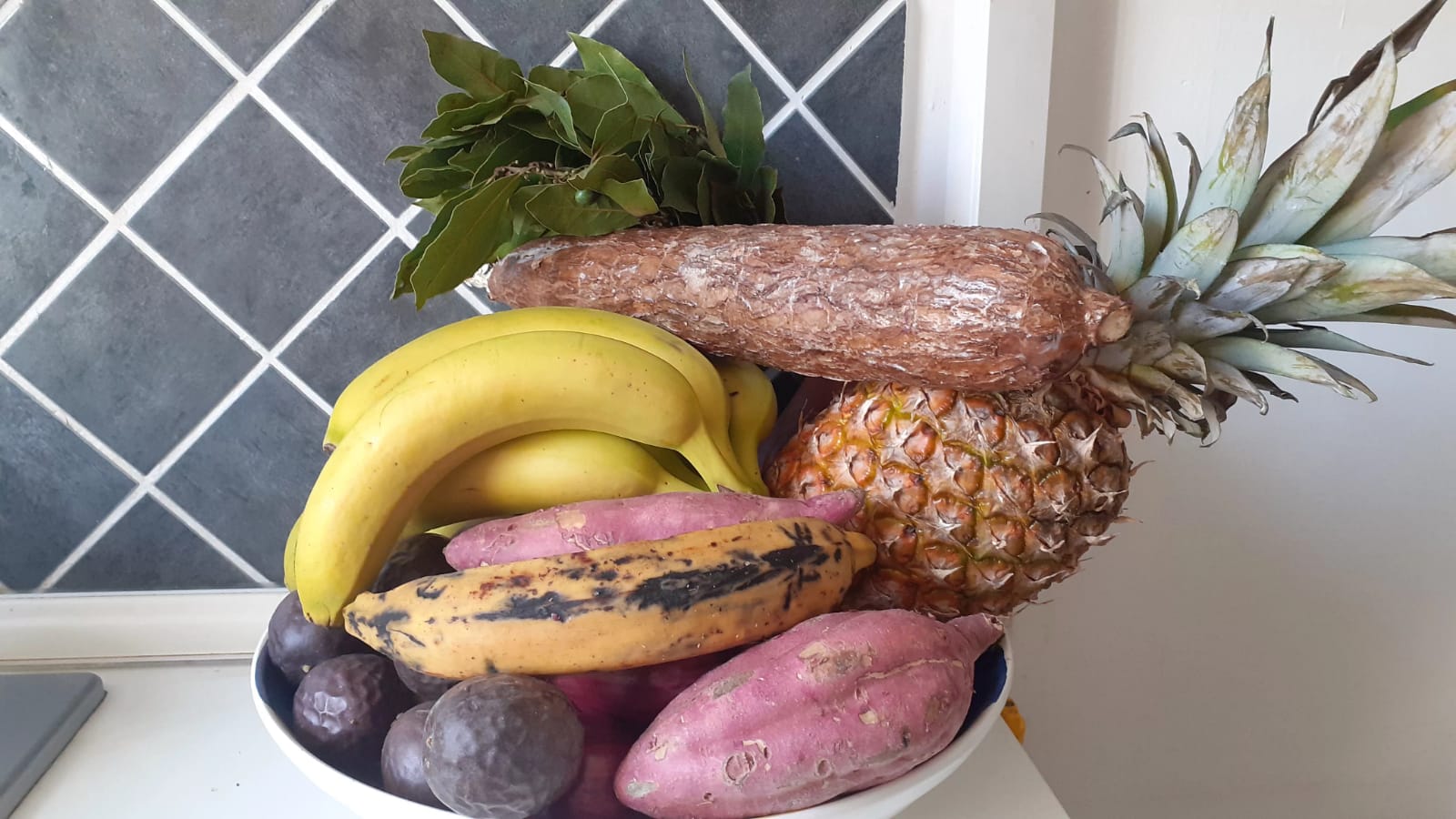 fruta-banana-ananas-maracuja